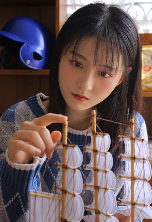 更多成人免费国产精品网�详情