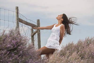 乡村大鸡巴尻�最新动态