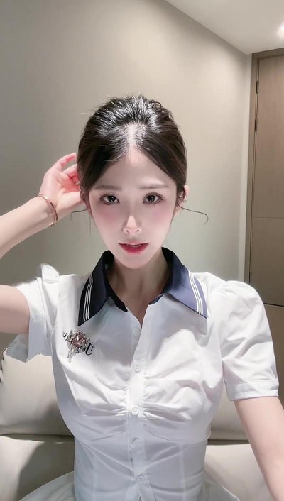 高跟大胸火辣御姐裸体被人狂操图解