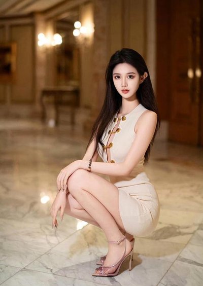 饭桌上故意张开腿让公故事图解