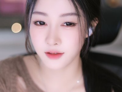 更多寂寞美女掰开下面自摸视频在线详情